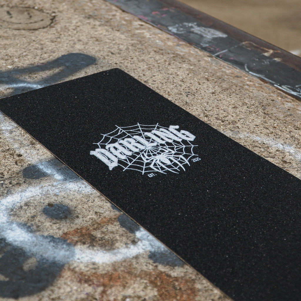 Darling Webz Grip